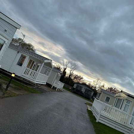 Luxurious 6 Berth Swift Bordeaux On Lyons Robin Hood Rhyl Vila Meliden Exterior foto