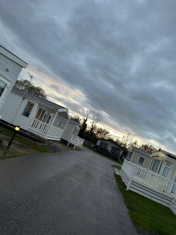 Luxurious 6 Berth Swift Bordeaux On Lyons Robin Hood Rhyl Vila Meliden Exterior foto