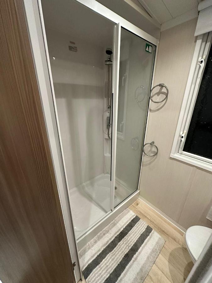 Luxurious 6 Berth Swift Bordeaux On Lyons Robin Hood Rhyl Vila Meliden Exterior foto